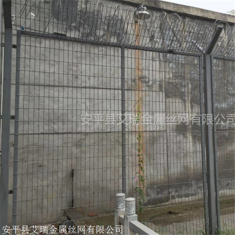 監(jiān)獄鋼網(wǎng)墻案例展示圖片4 監(jiān)獄鋼網(wǎng)墻案例展示圖片4