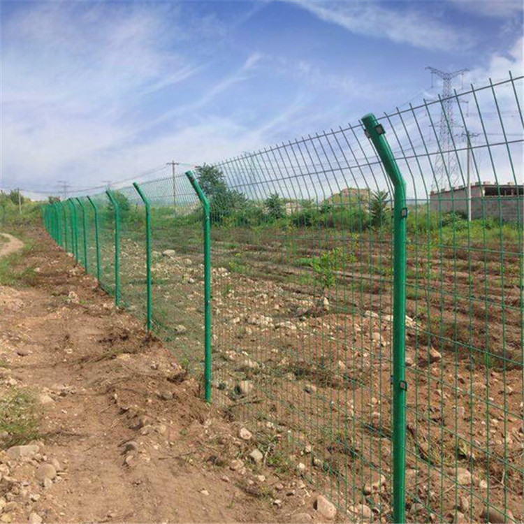 養(yǎng)殖水庫(kù)護(hù)欄網(wǎng)圖片4 養(yǎng)殖水庫(kù)護(hù)欄網(wǎng)圖片4